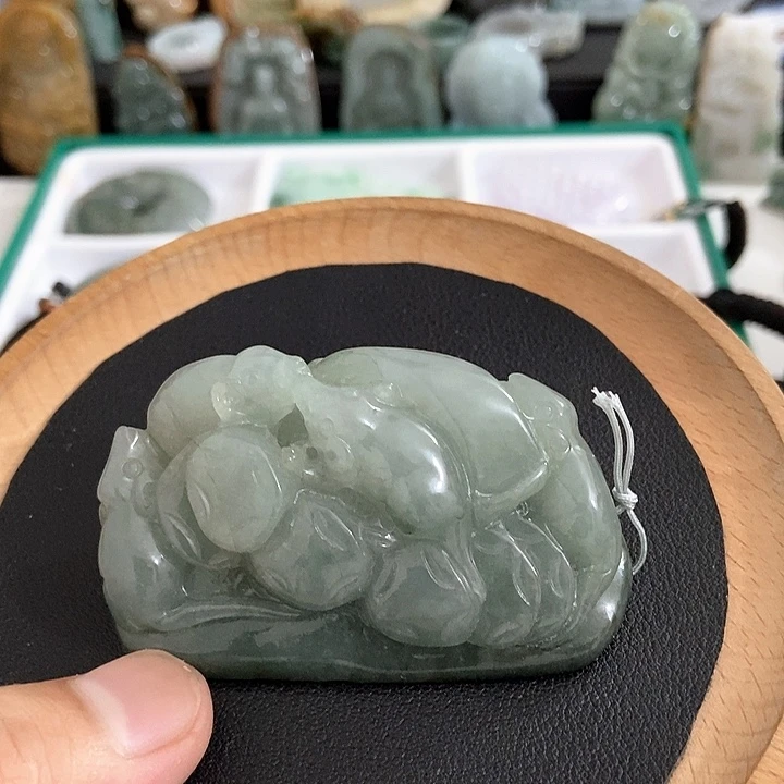 翡翠未镶嵌颈饰明*翡翠a货