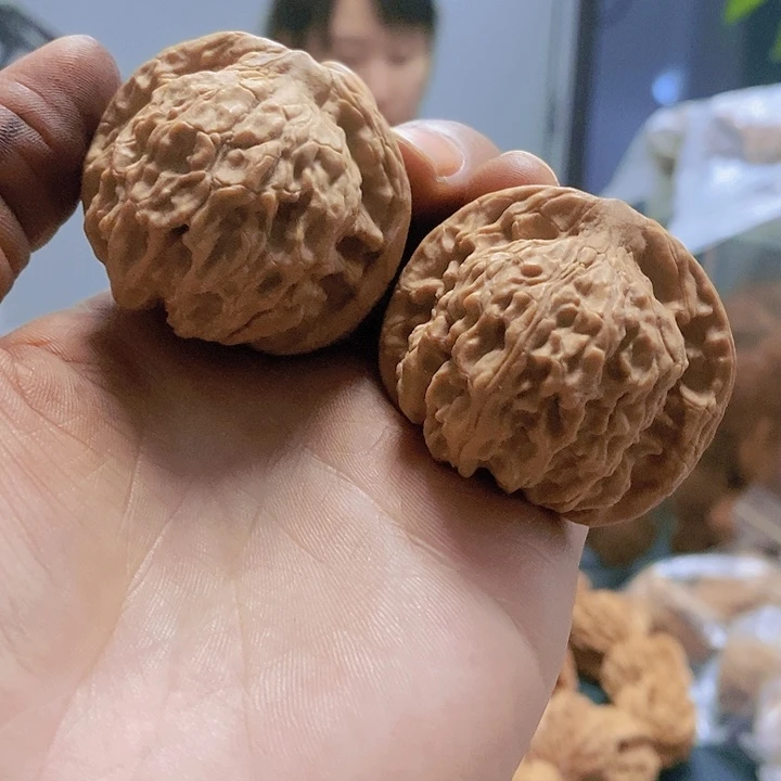 【闪购商品】把件文玩核桃43红狮子小众