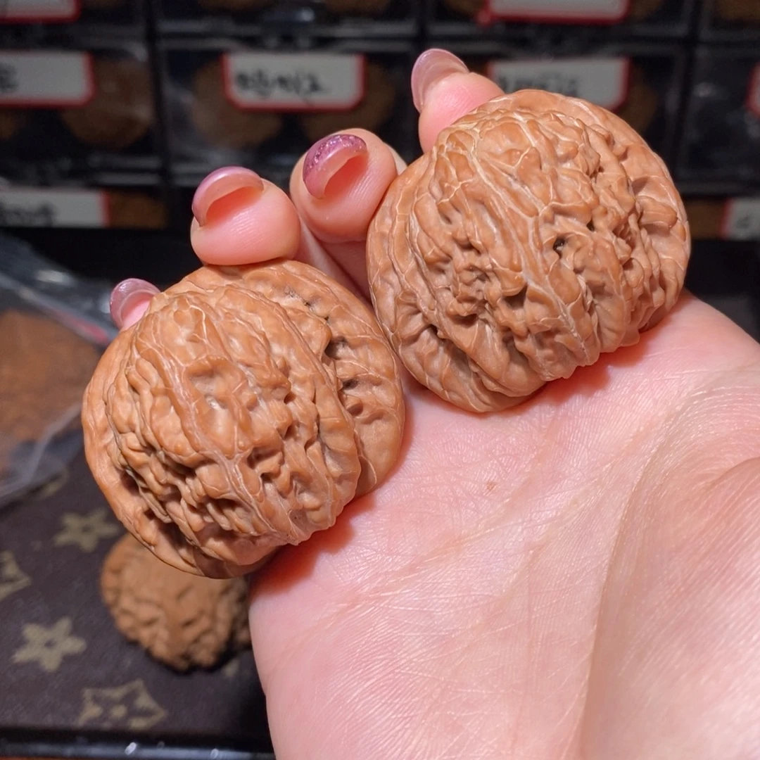 辉***罗文玩核桃把件磨盘