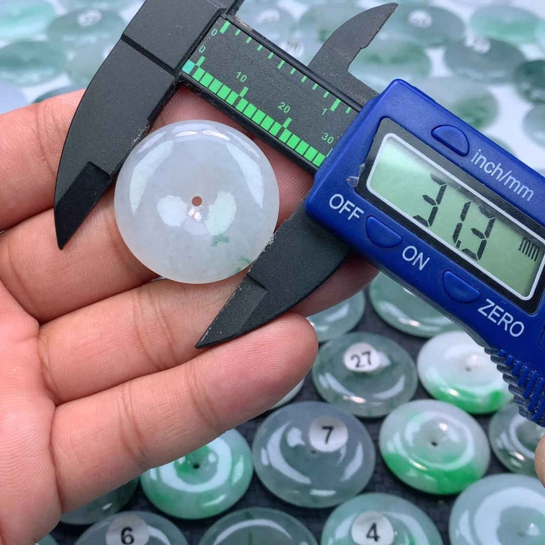 翡翠颈饰未镶嵌缅甸天然A货翡翠