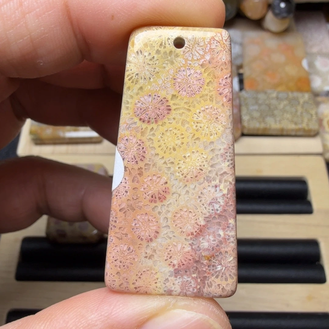 硅化玉未镶嵌纯天然色有机玉石保真色