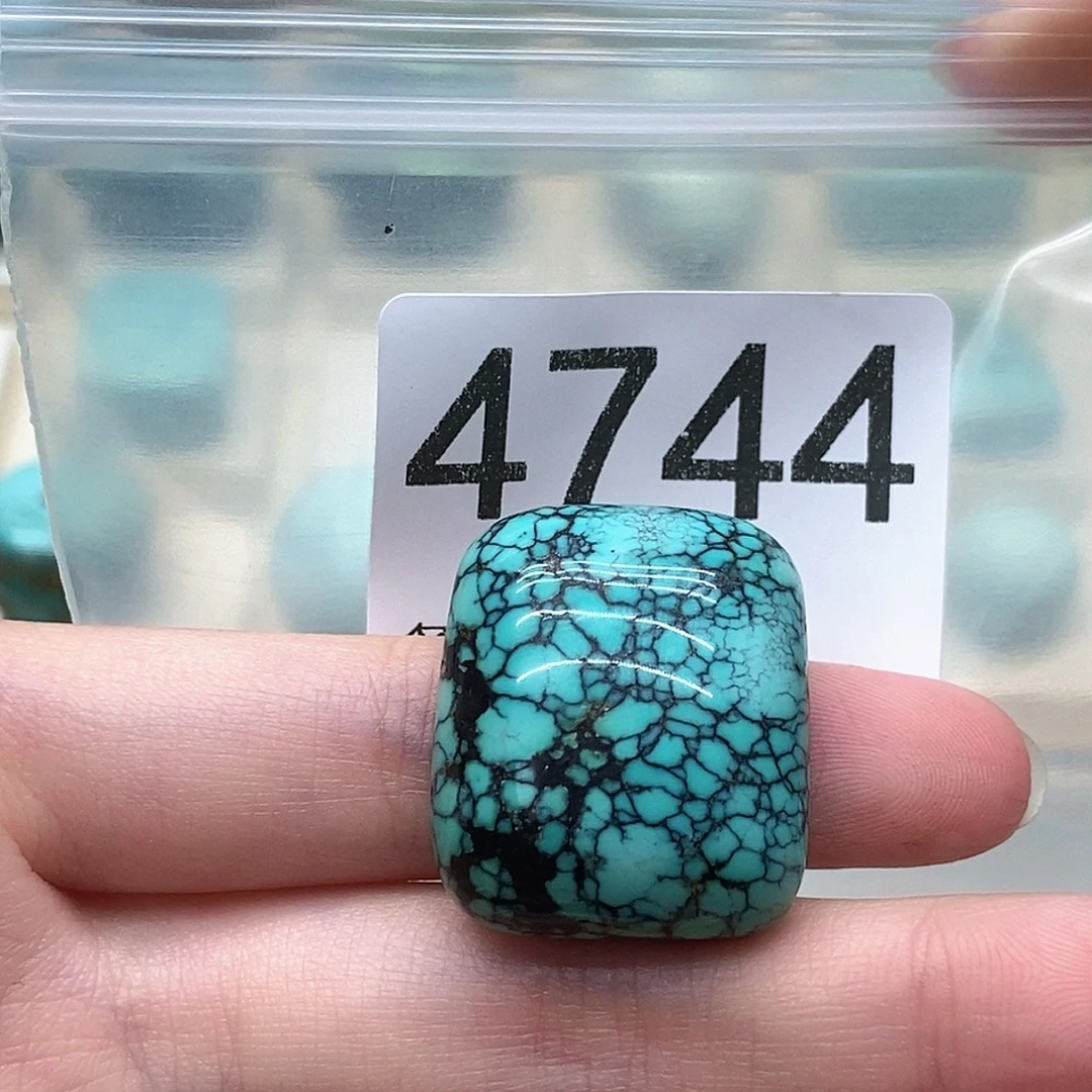 好***话绿松石未镶嵌珠宝奇石