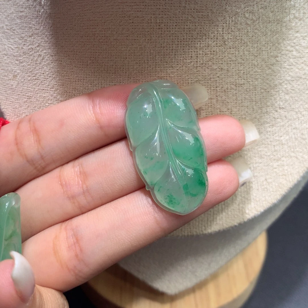 颈饰银S925镶嵌石英质玉（非洲翠）