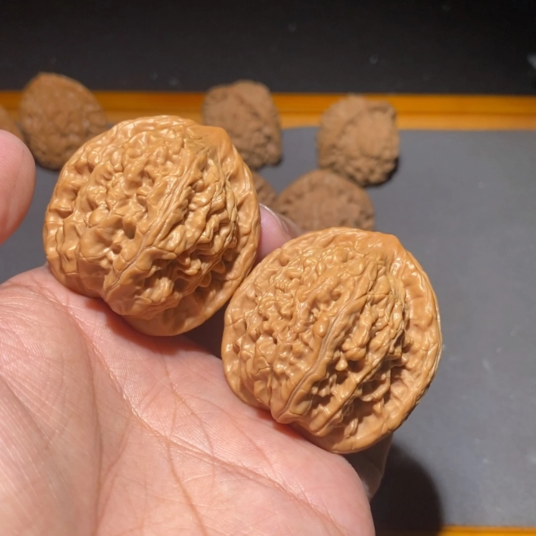 艾***王文玩核桃把件42望月一代全品