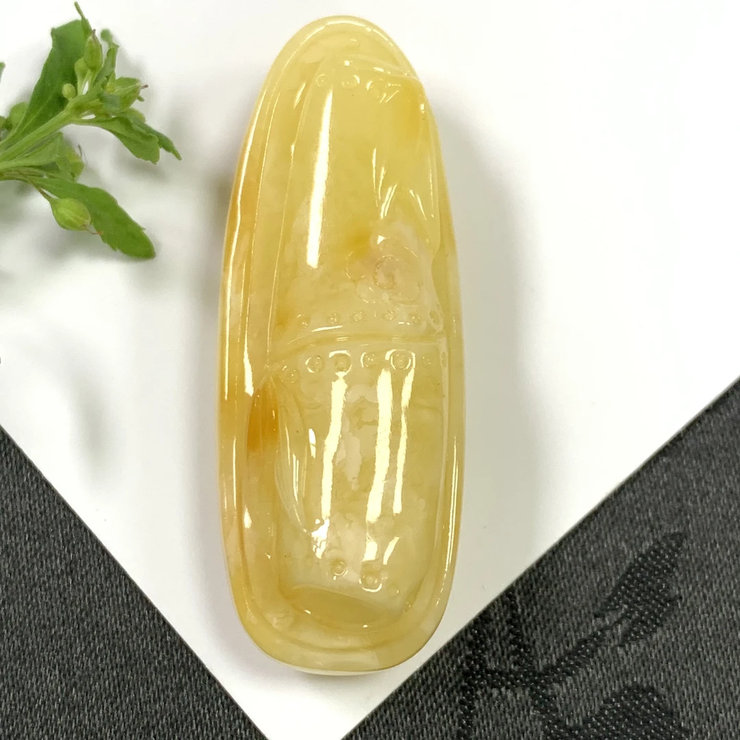 「戴琴珠宝」Z769-蜜蜡雕刻件吊坠（多样性发其一）