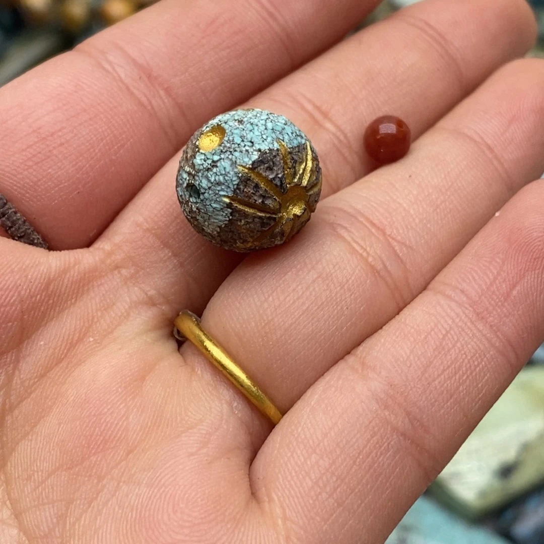 南红玛瑙未镶嵌珠宝奇石
