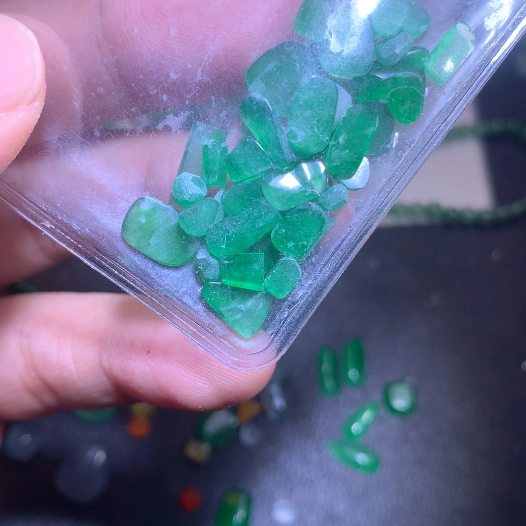 定制翡翠未镶嵌材料