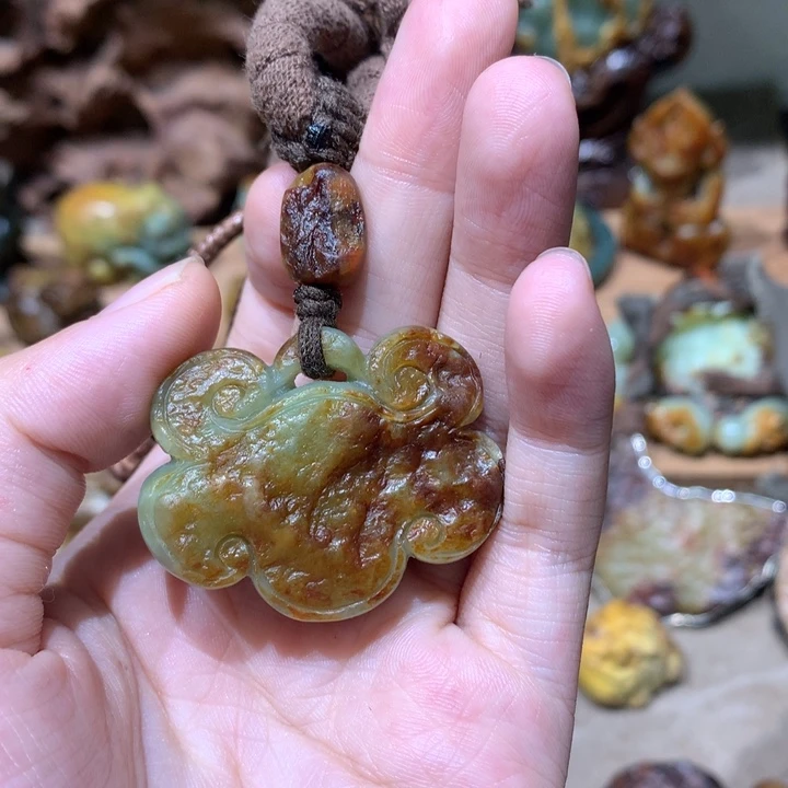 未镶嵌岫岩河磨玉（透闪石质玉）挂件觀**濤