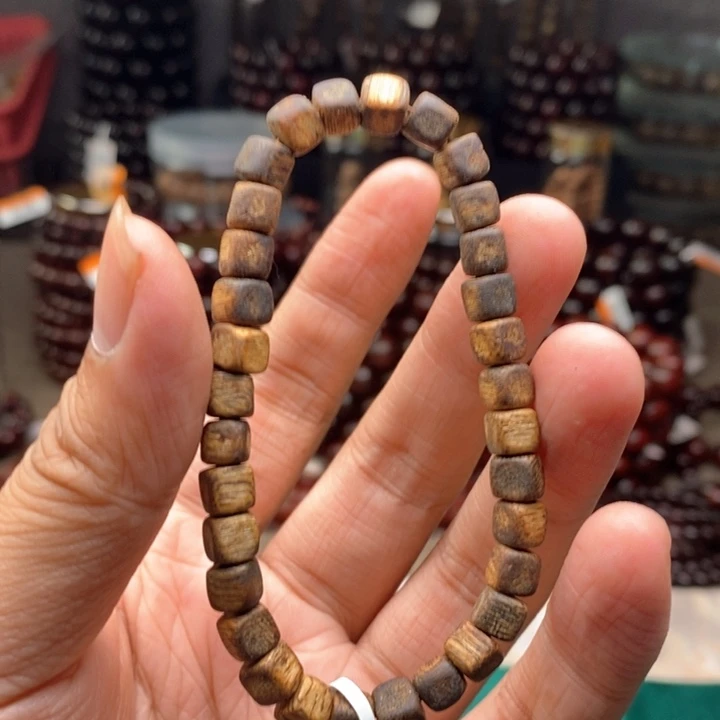 沉香手串原色原味6四方珠