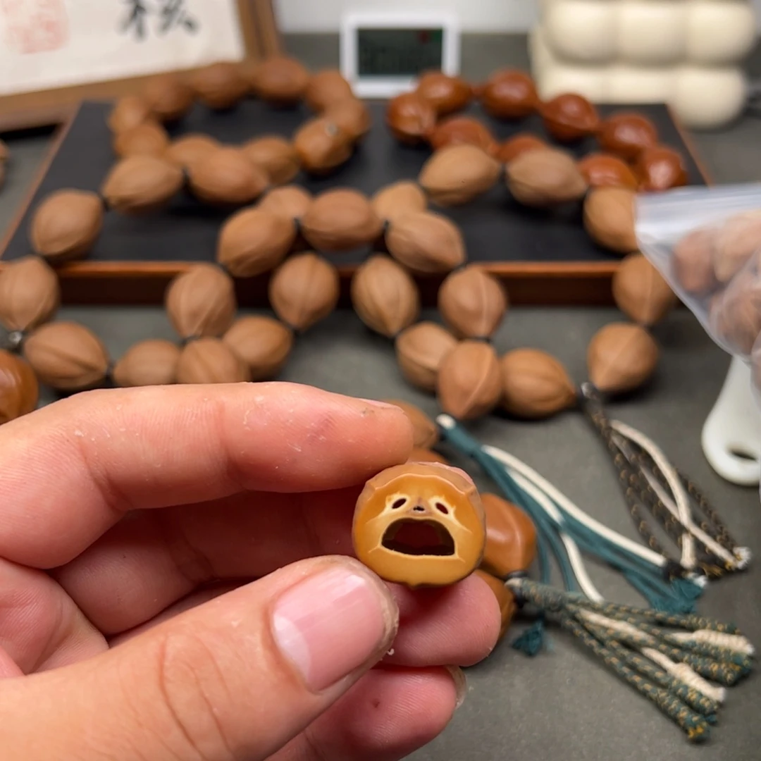 M***强橄榄核其他原生态囧脸