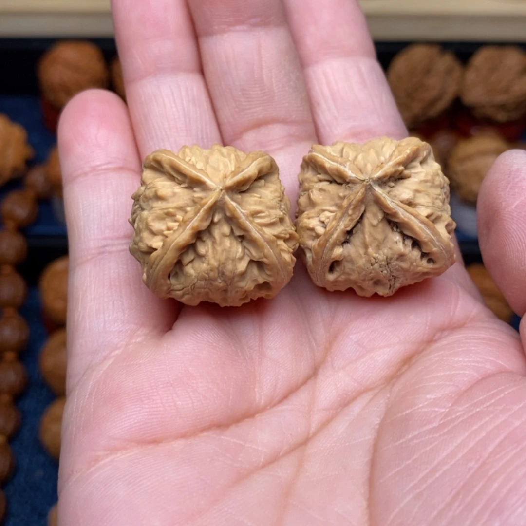 文玩核桃把件****X手捻精品四棱