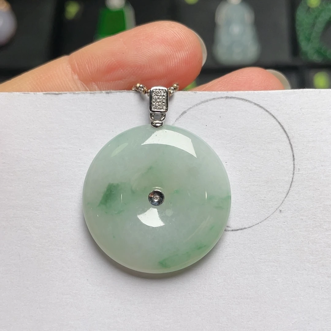 【闪购商品】翡翠吊坠(不含链)18K金镶嵌