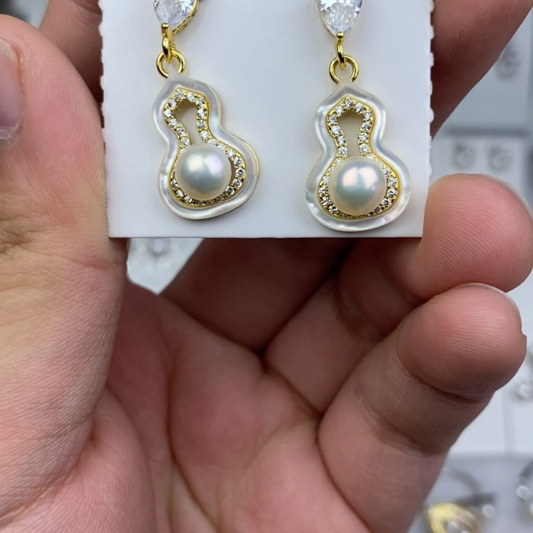 淡水珍珠未镶嵌耳饰