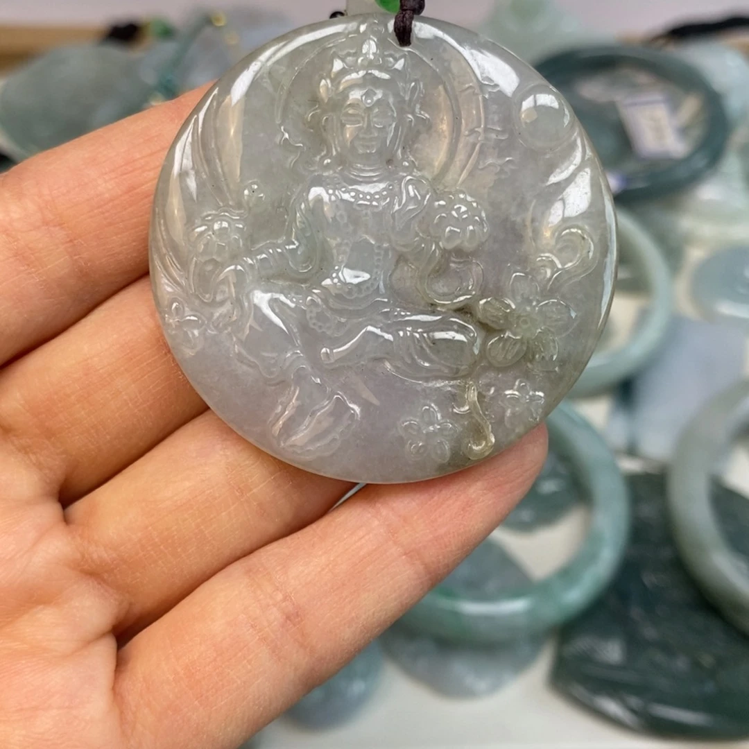 翡翠颈饰未镶嵌度母