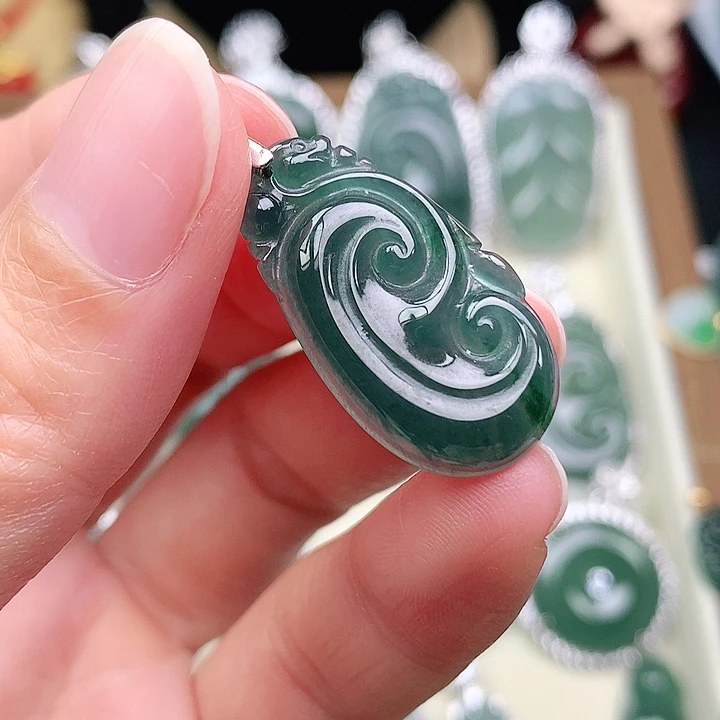 颈饰银S925镶嵌翡翠吊坠