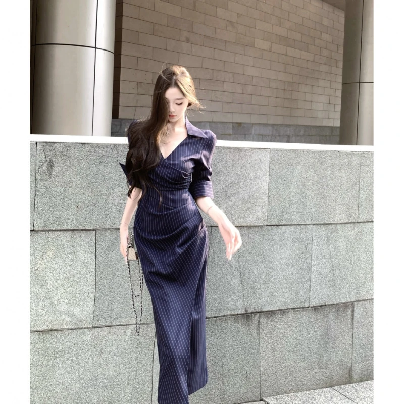 藏青色条纹v领长袖衬衫连衣裙女装春季褶皱收腰短裙复古包臀裙子