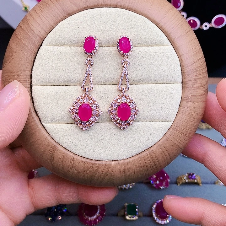 银S925镶嵌红宝石耳饰