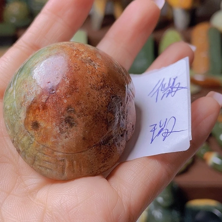 未镶嵌岫岩河磨玉（透闪石质玉）把件