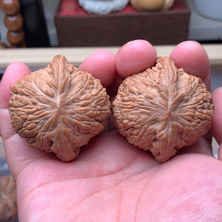 文玩核桃把件泥鳅背