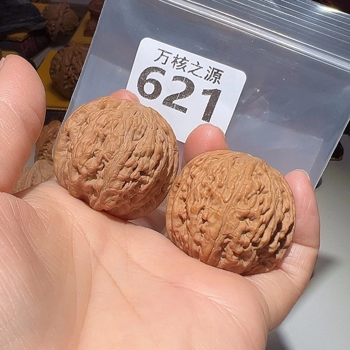 桃核吊坠37.5全品粗筋御尊，