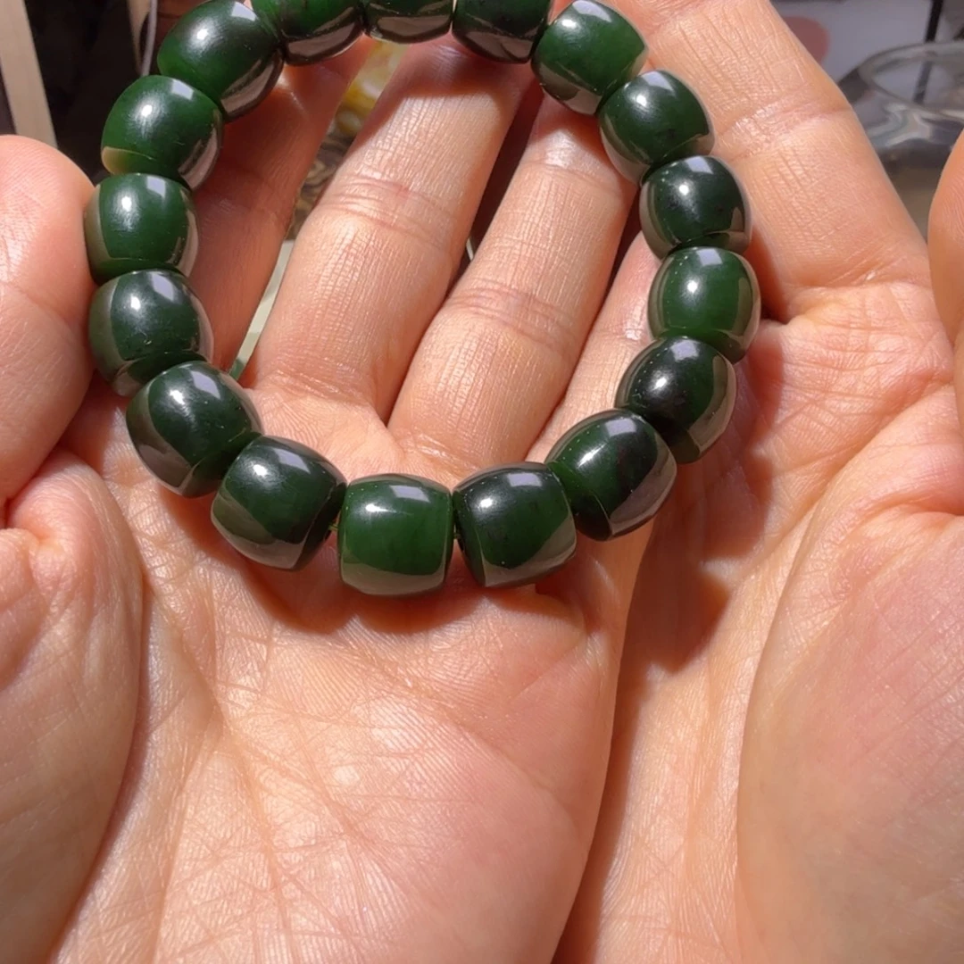嘻***哈和田玉（碧玉）未镶嵌手链