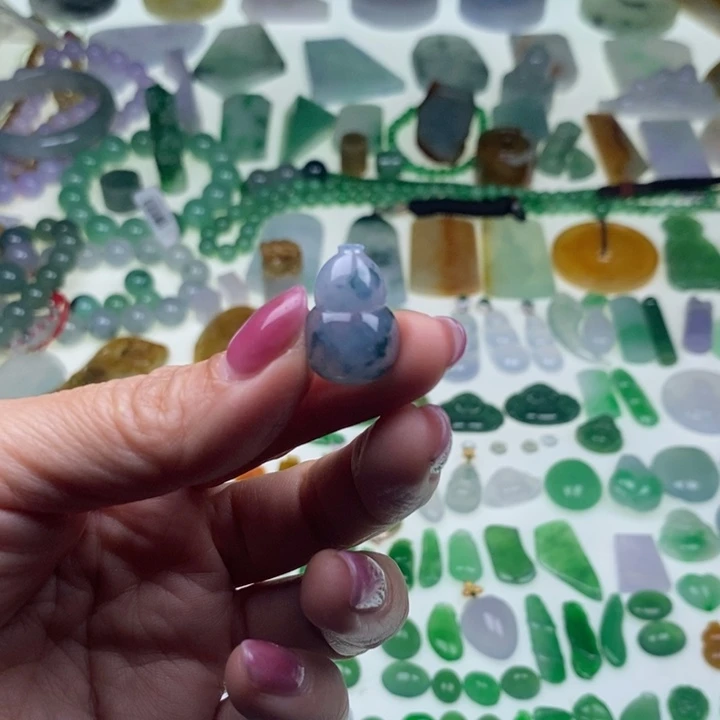 翡翠未镶嵌挂件天然翡翠