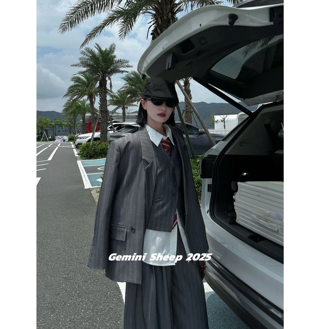 复古条纹西装套装 女夏季马甲+西装外套+阔腿裤韩系休闲职场穿搭