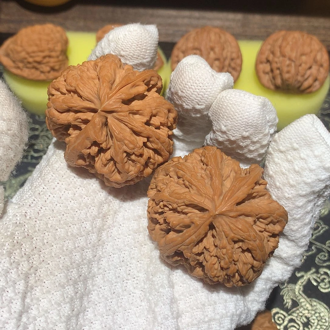 笑***往文玩手把件 粗筋异形 44全品