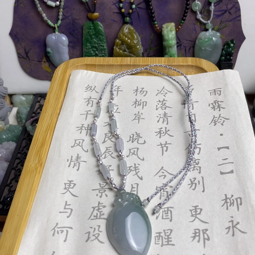 翡翠未镶嵌挂件桃子挂件