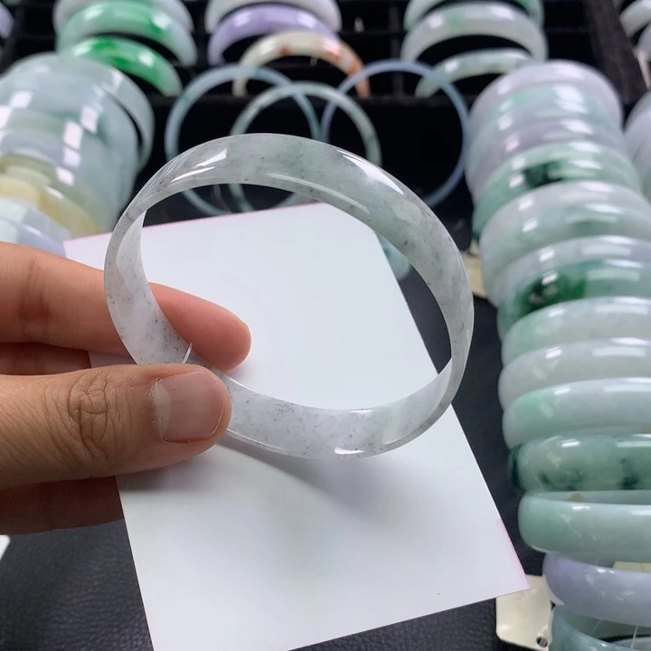 翡翠未镶嵌手镯公主方