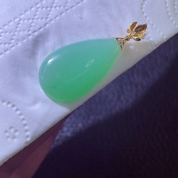 颈饰18K金镶嵌翡翠翡翠