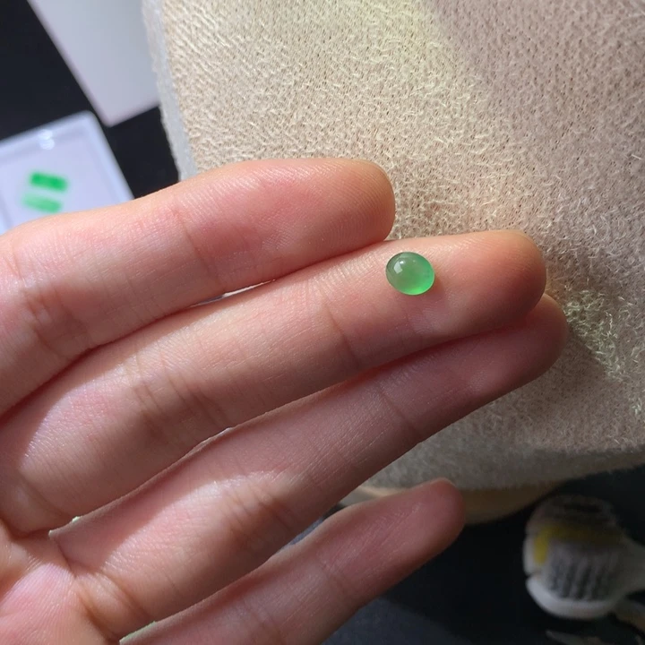 颈饰未镶嵌翡翠蛋