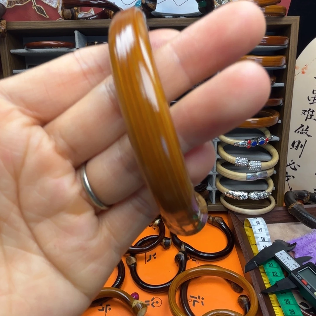 临***哥木质非金属金刚藤镯子