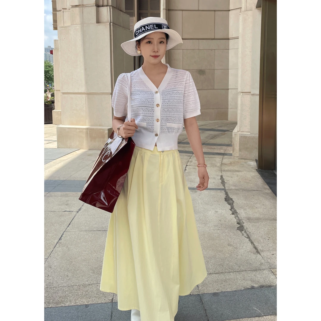 M1350百搭小镂空设计V领短袖针织衫 双色可选！衣长46 款号YR25052