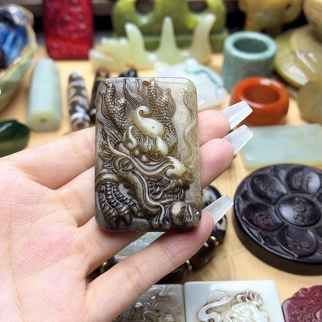 蛇纹石玉未镶嵌颈饰