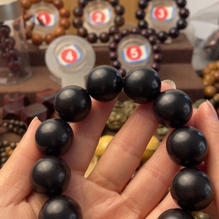 维腊木（绿檀）未*