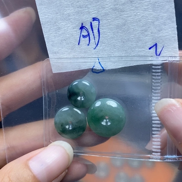子***又定制翡翠未镶嵌不退