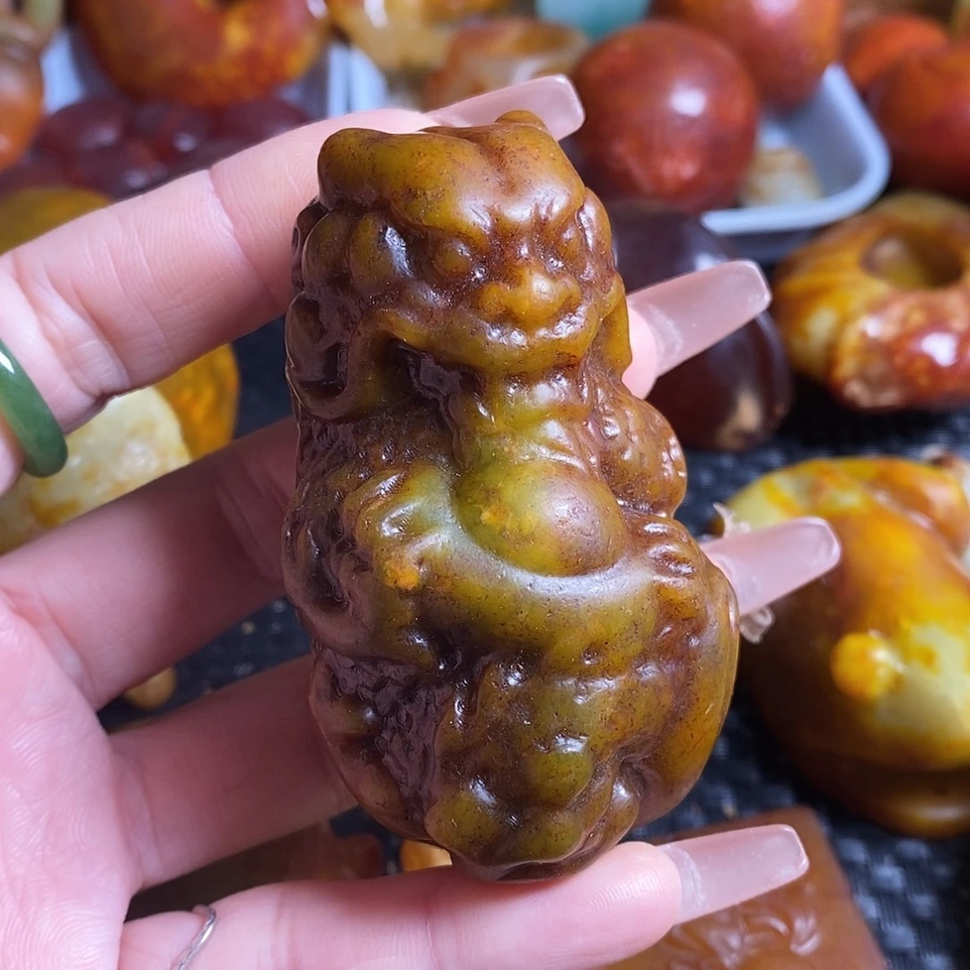 岫岩老玉（透闪石质玉）未镶嵌珠宝奇石