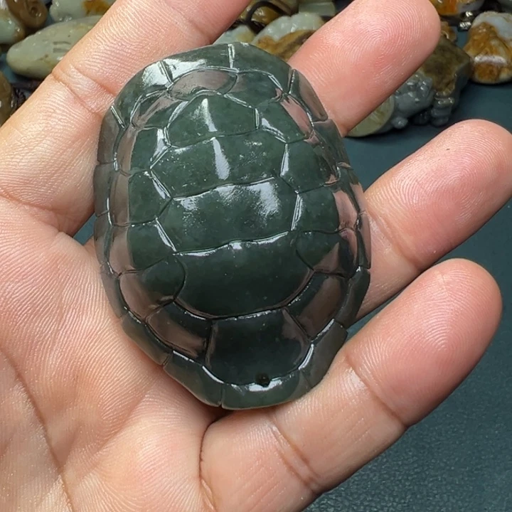 和田玉未镶嵌把件