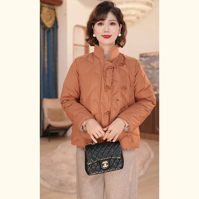 年轻妈妈秋冬休闲舒适保暖外套2025新款洋气中老年女装保暖上衣服