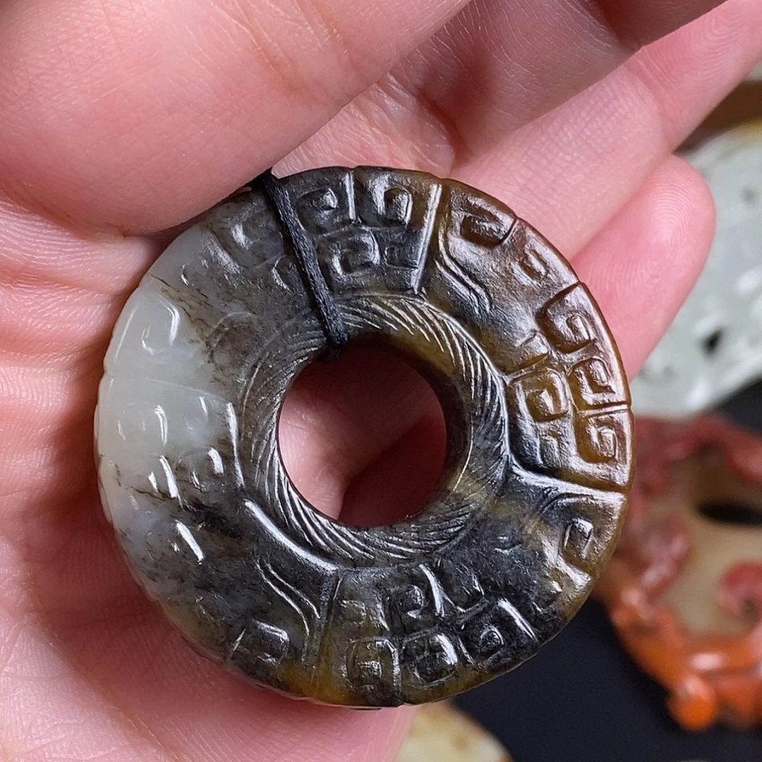 称***意和田玉未镶嵌挂件