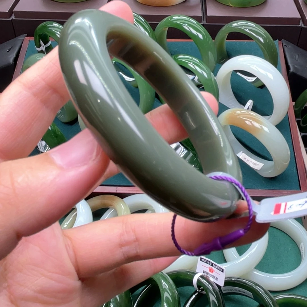 和田玉未镶嵌手镯54