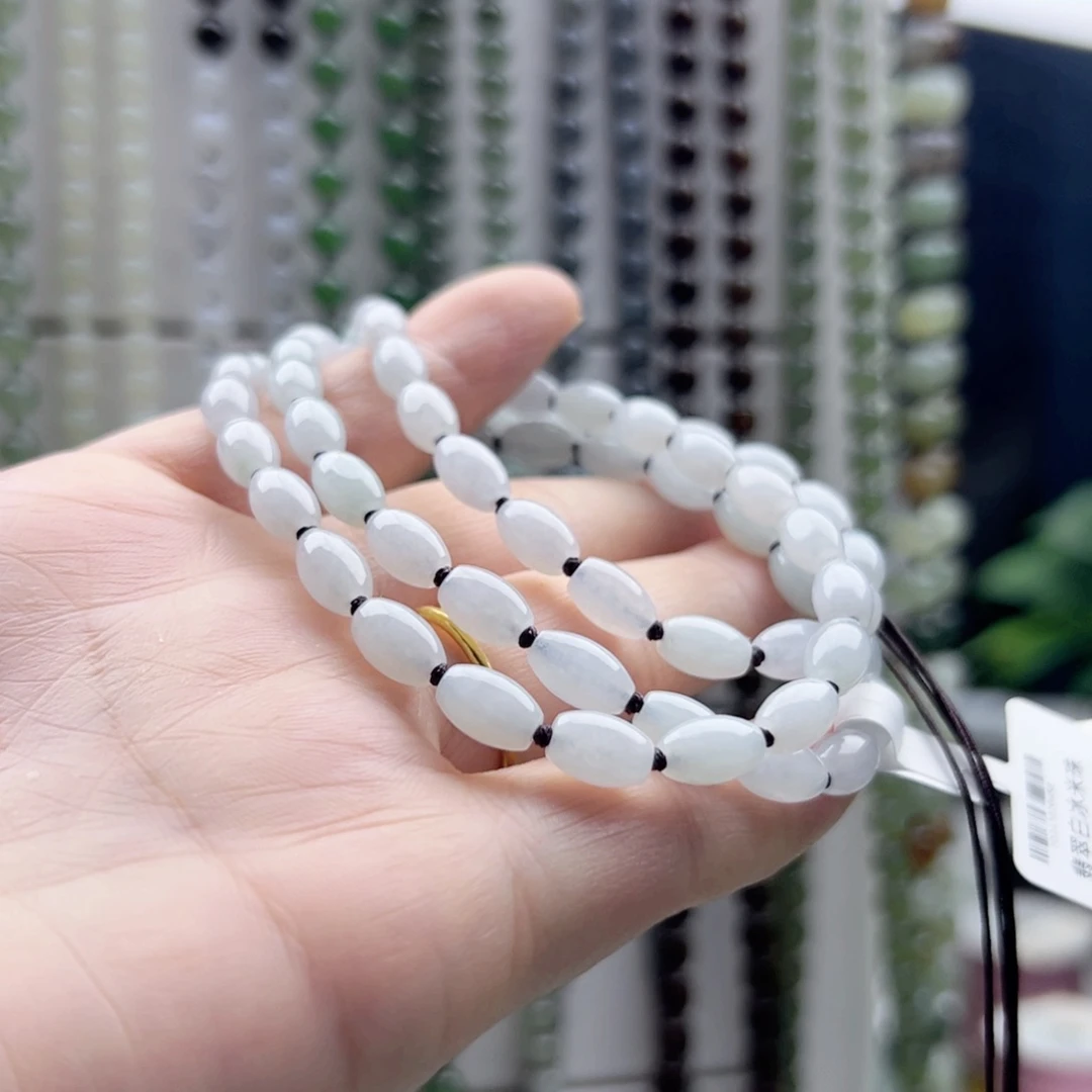 翡翠未镶嵌颈饰简**心