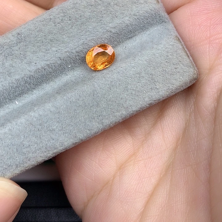 未镶嵌裸石石榴石1.48ct芬达石