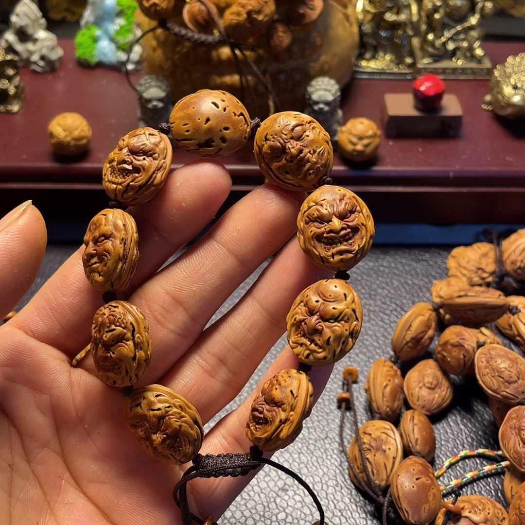 大桃核雕刻瑕疵恶僧