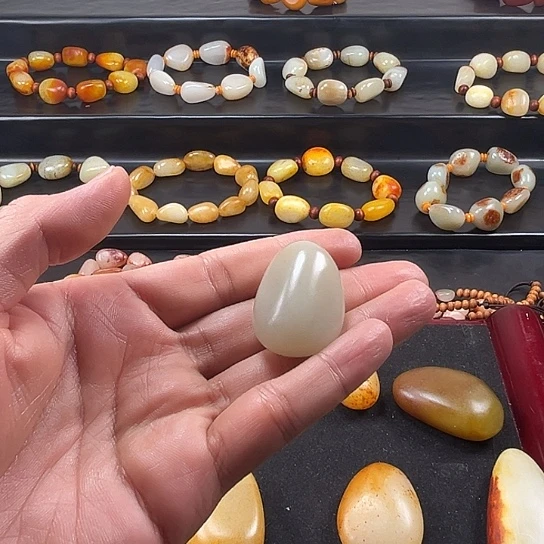 K***u颈饰未镶嵌和田玉