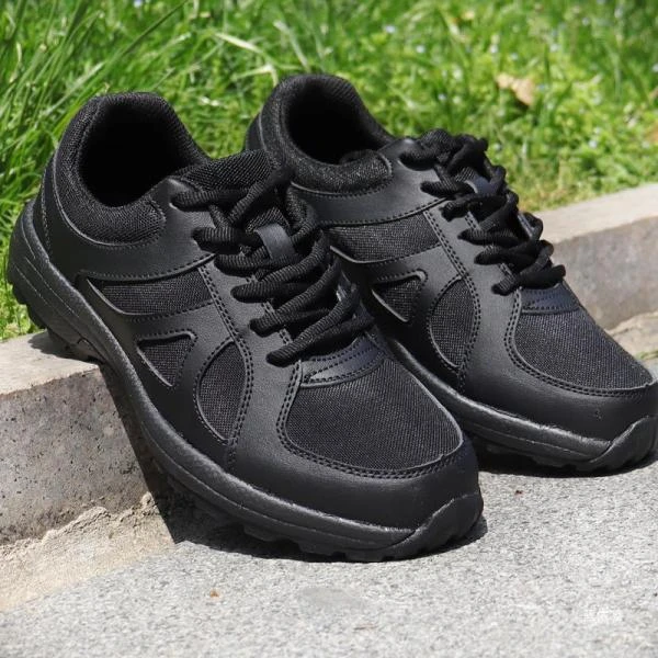 直播展示运动鞋款