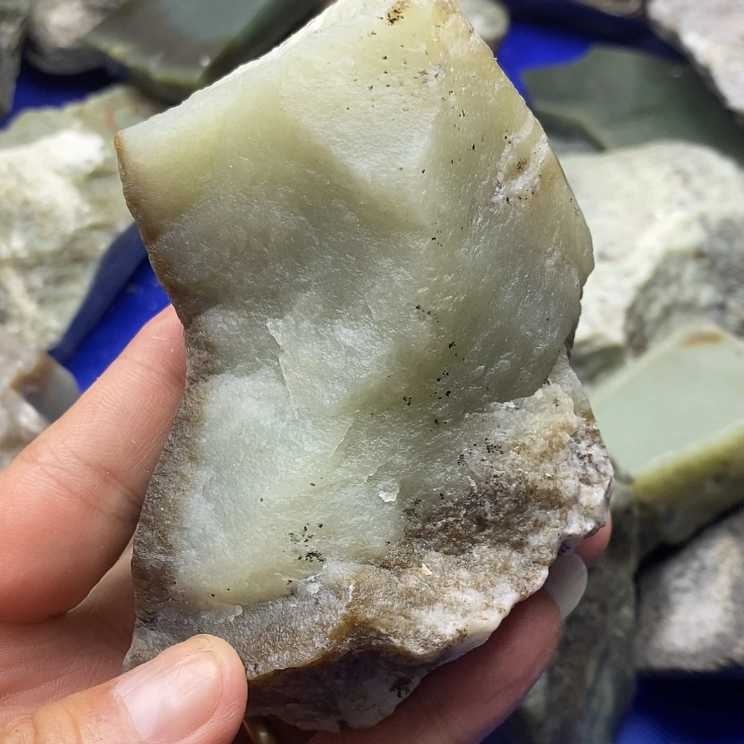 和田玉（糖玉）未镶嵌珠宝奇石