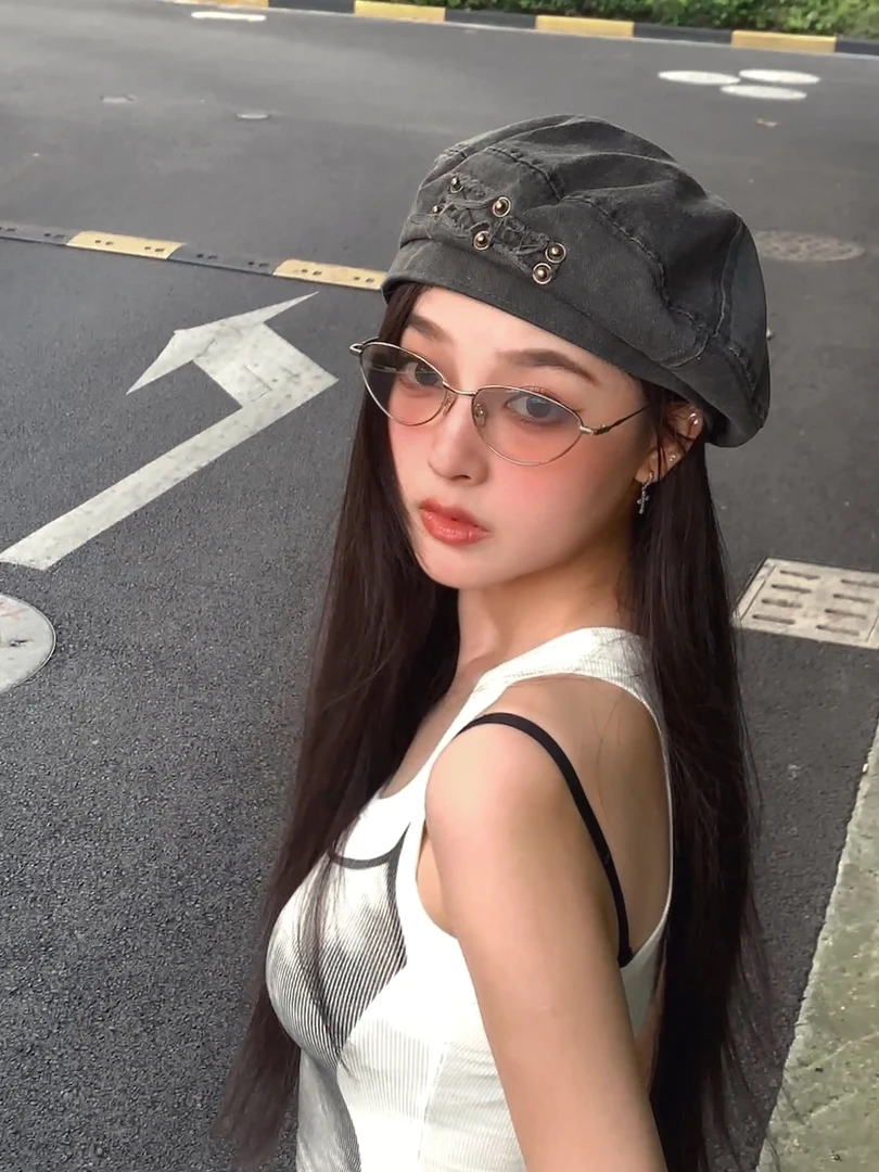 牛仔风贝雷帽水洗做旧破洞铆钉甜酷风夏季百搭户外显脸小