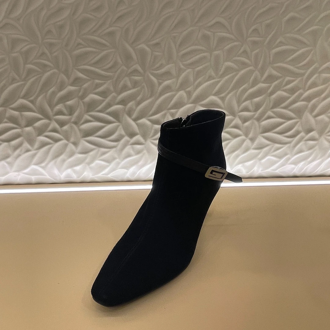 【微时尚】新款夏秋牛皮尖头气质复古褶皱设计款女士单鞋D021